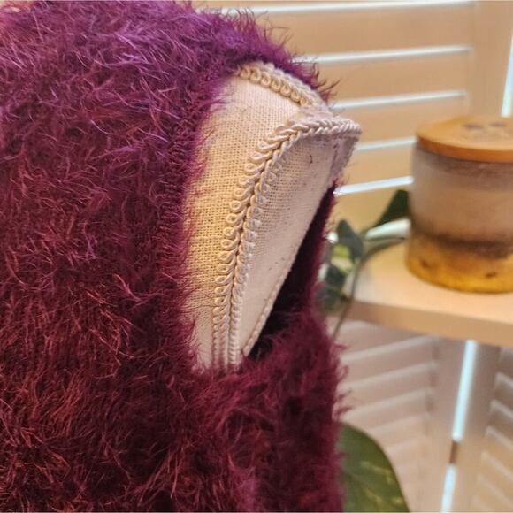 CHASER NWOT PURPLE EYELASH SOFT COLD SHOULDER SWEATER SIZE SMALL - Picture 2 of 6